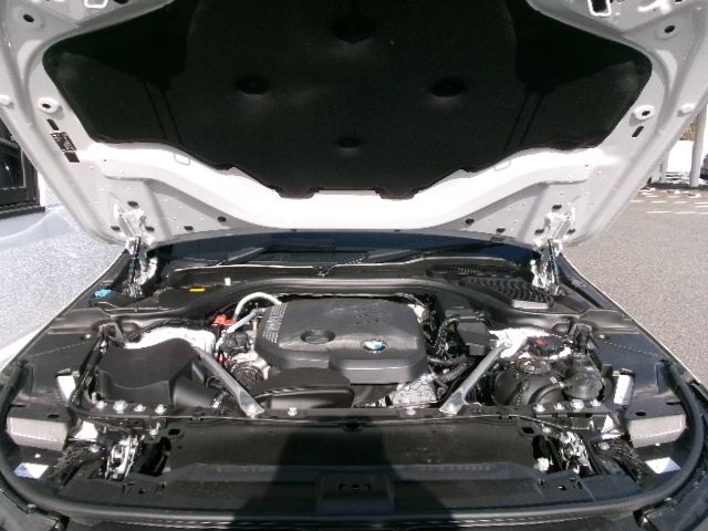 BMW 5SERIES SEDAN 2024 Image 31