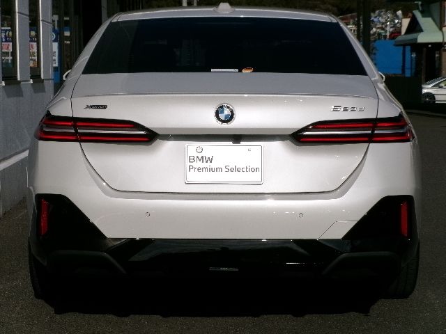 BMW 5SERIES SEDAN 2024 Image 31