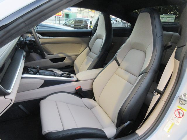 PORSCHE 911 2025 Image 31