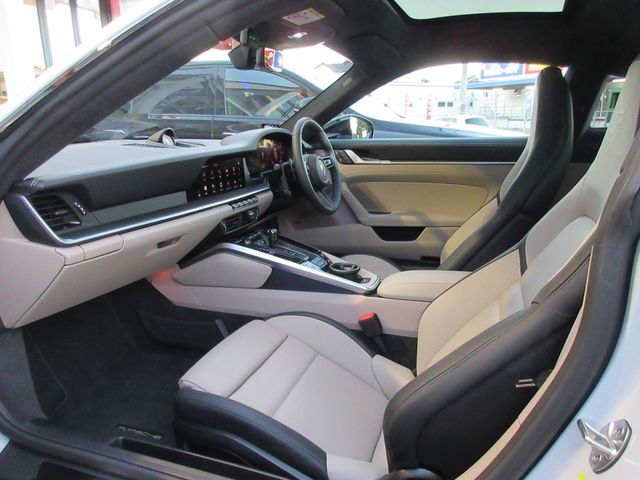 PORSCHE 911 2025 Image 31