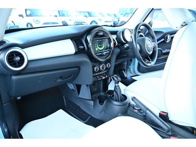 BMW MINI COOPER 2017 Image 31