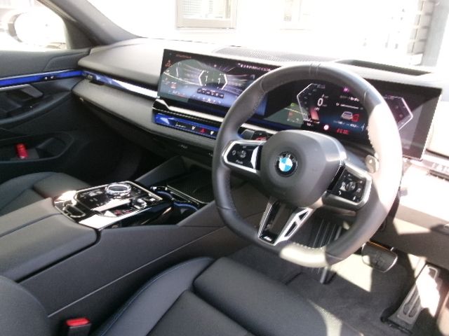 BMW 5SERIES TOURING 2025 Image 31