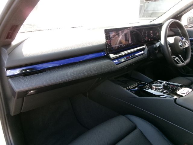 BMW 5SERIES TOURING 2025 Image 31