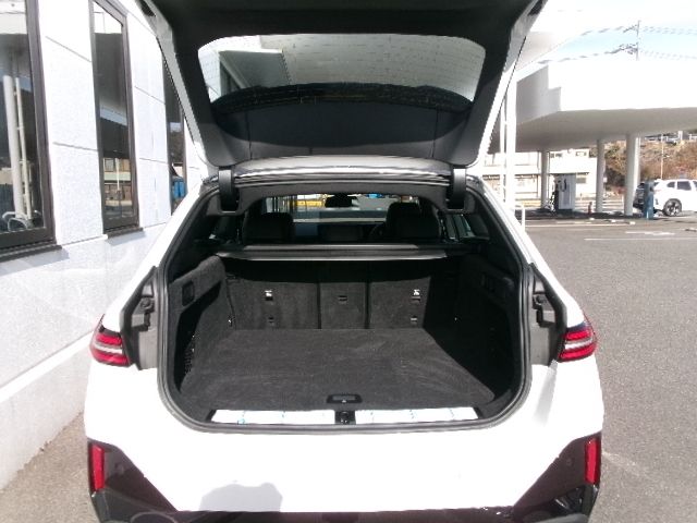 BMW 5SERIES TOURING 2025 Image 31