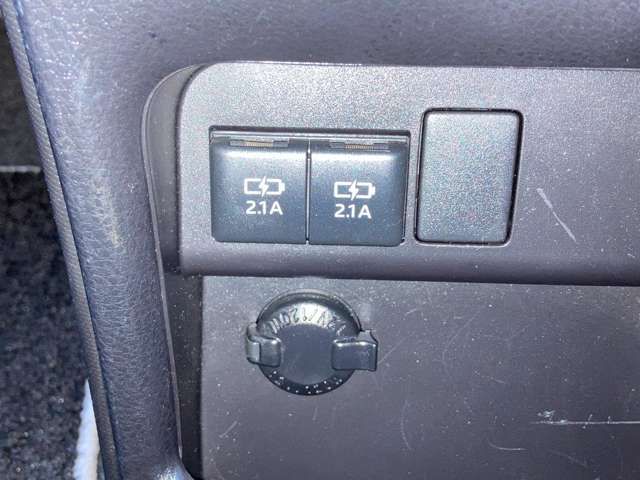 TOYOTA VOXY 4WD 2018 Image 31