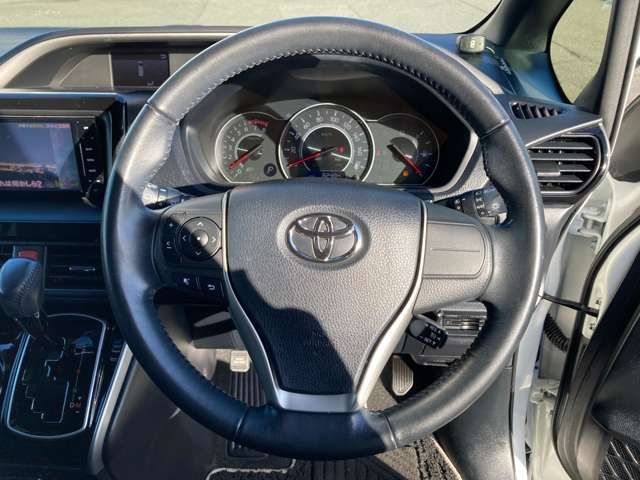 TOYOTA VOXY 4WD 2018 Image 31