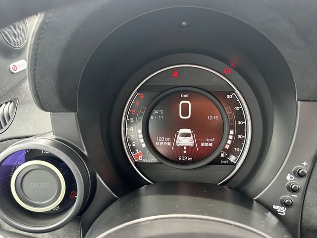 FIAT ABARTH 695 2024 Image 31