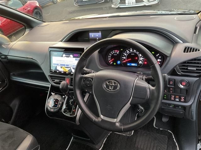 TOYOTA VOXY 2020 Image 31