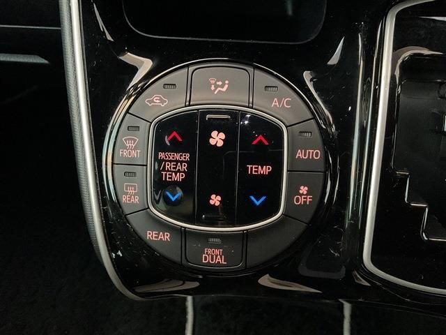 TOYOTA VOXY 2020 Image 31