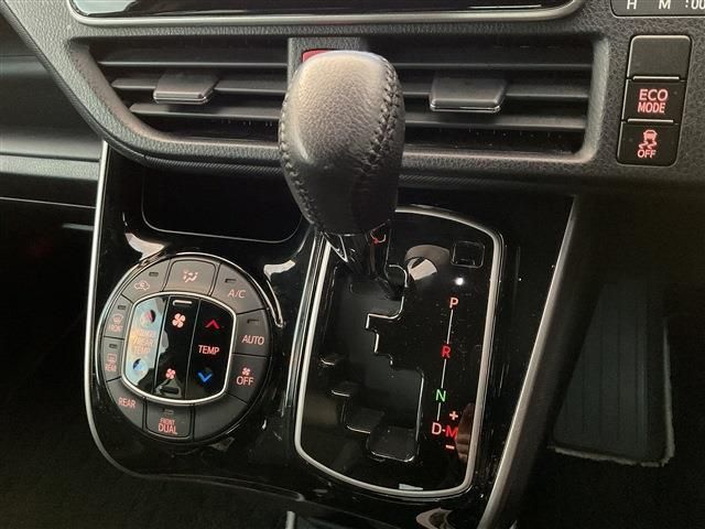 TOYOTA VOXY 2020 Image 31