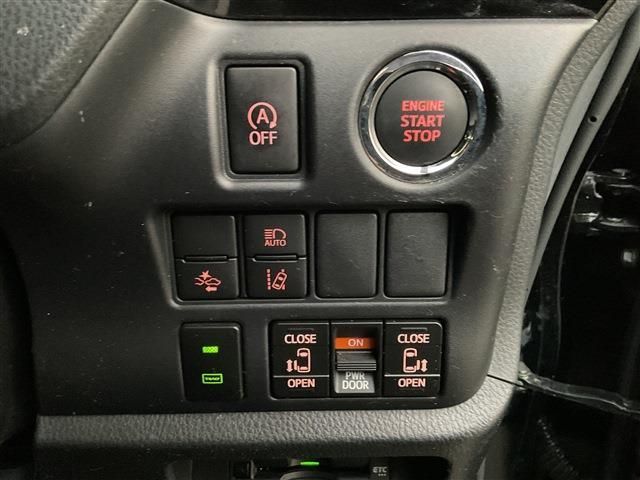 TOYOTA VOXY 2020 Image 31