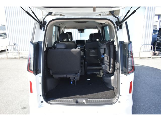 NISSAN SERENA  WG 2024 Image 31