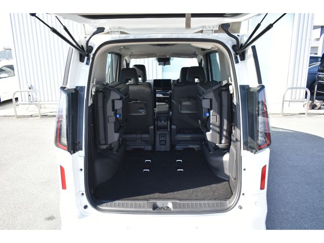 NISSAN SERENA  WG 2024 Image 31