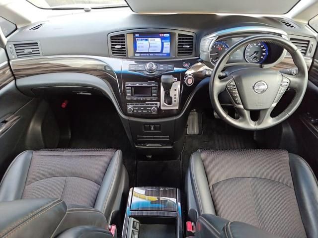 NISSAN ELGRAND 2014 Image 31