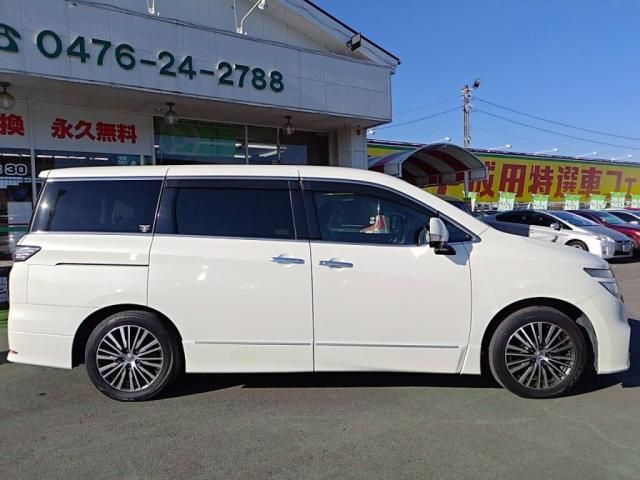 NISSAN ELGRAND 2014 Image 31