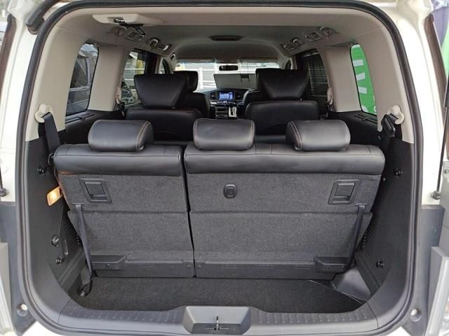 NISSAN ELGRAND 2014 Image 31