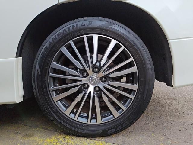 NISSAN ELGRAND 2014 Image 31