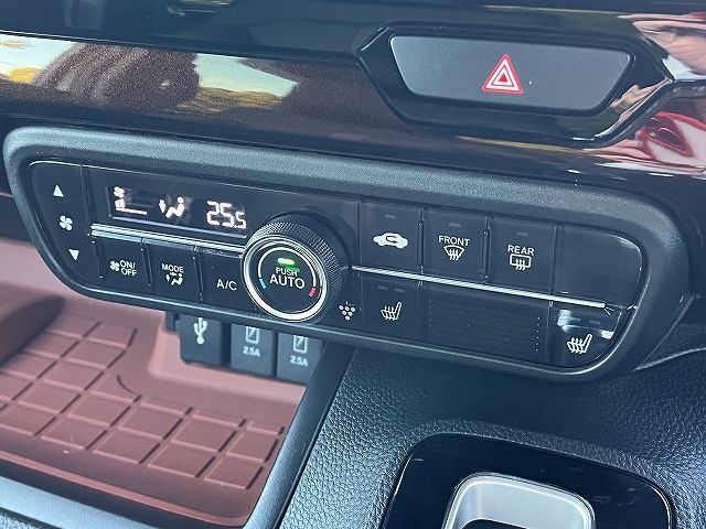 HONDA N BOX CUSTOM 2022 Image 31