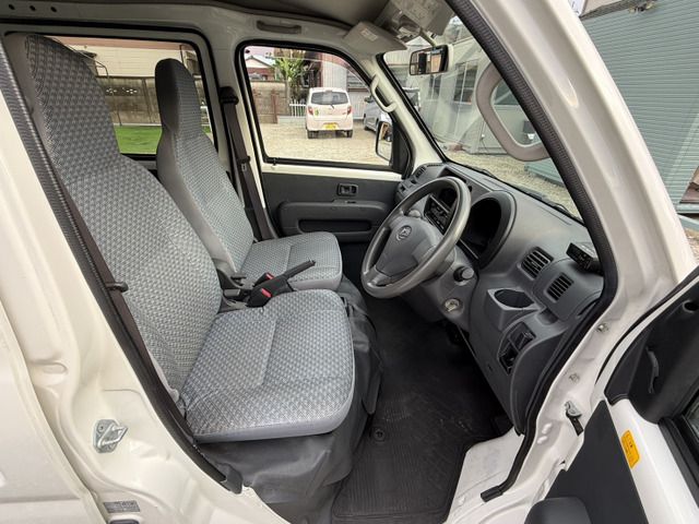 DAIHATSU HIJET CARGO 2013 Image 31