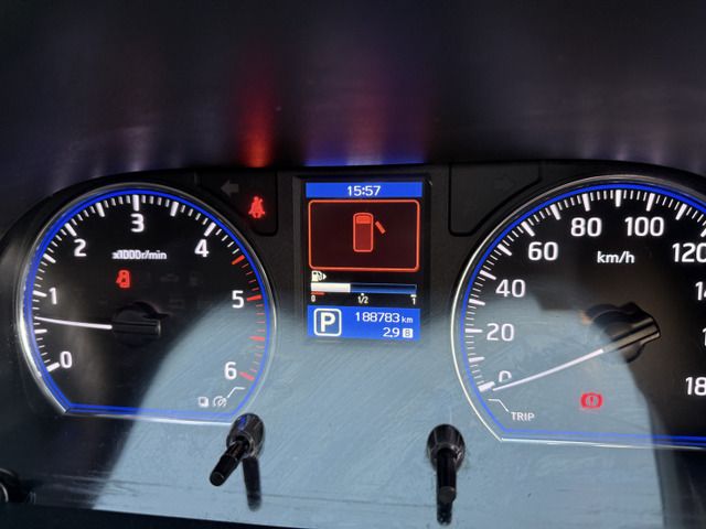 NISSAN NV350 CARAVAN 4WD 2014 Image 31