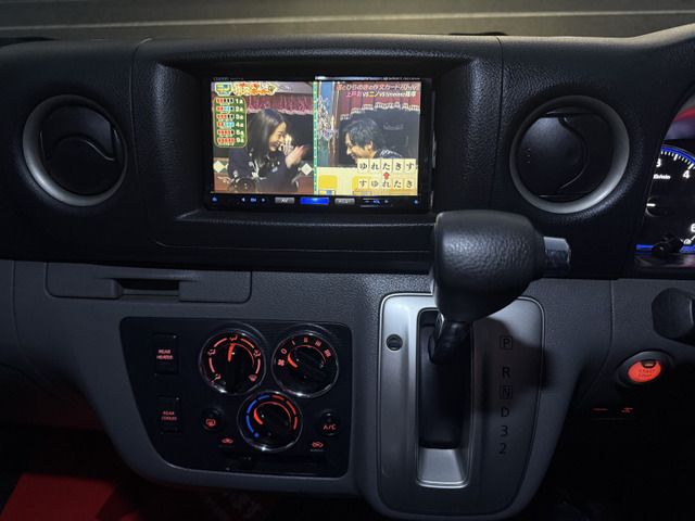 NISSAN NV350 CARAVAN 4WD 2014 Image 31