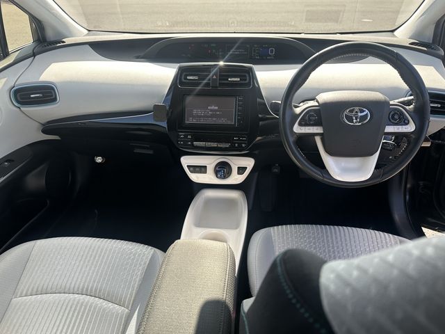 TOYOTA PRIUS 2016 Image 31