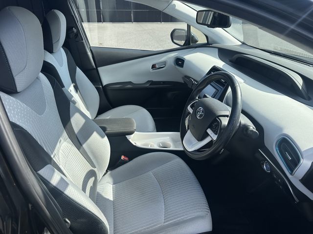 TOYOTA PRIUS 2016 Image 31