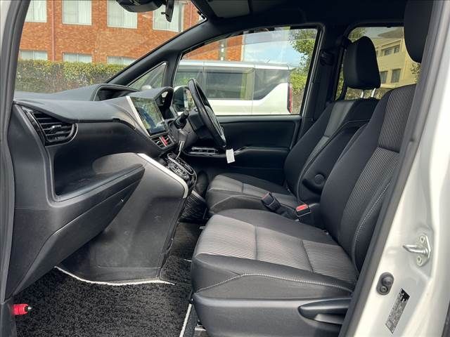 TOYOTA VOXY 2019 Image 31