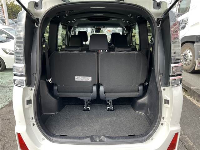 TOYOTA VOXY 2019 Image 31