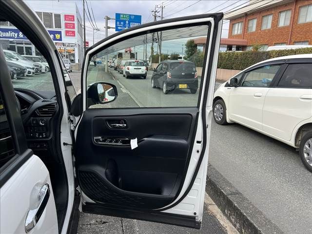TOYOTA VOXY 2019 Image 31