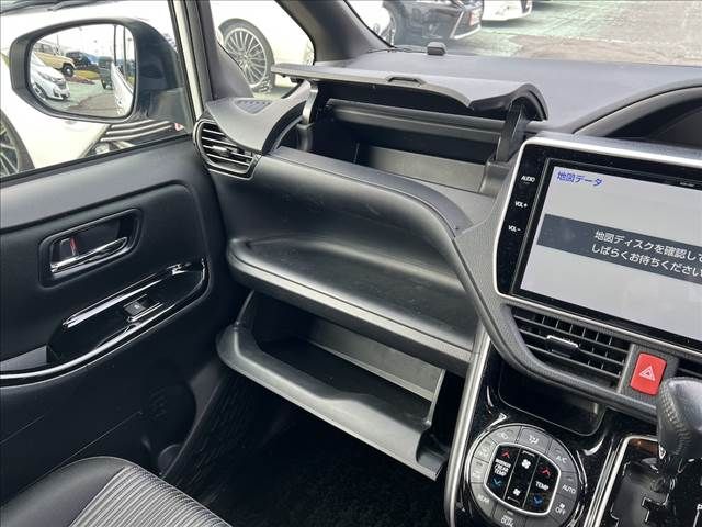 TOYOTA VOXY 2019 Image 31