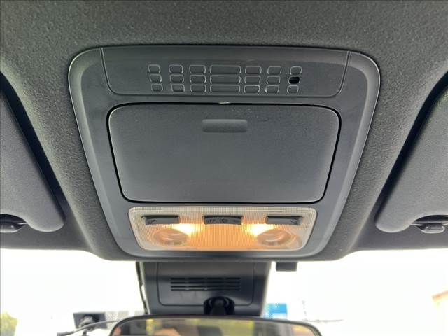 TOYOTA VOXY 2019 Image 31