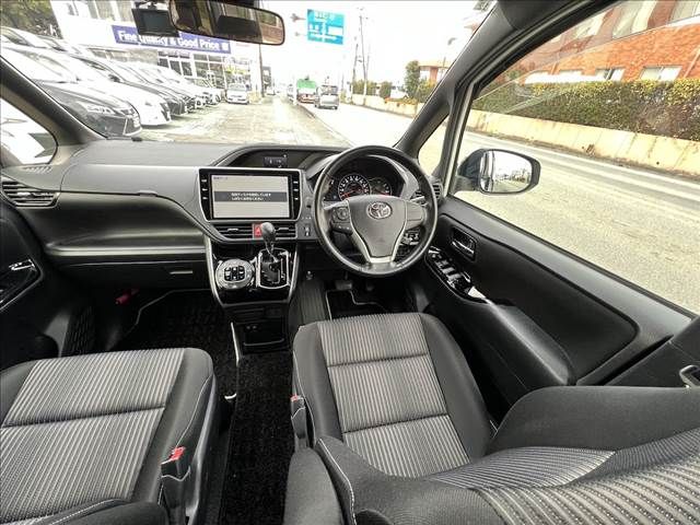 TOYOTA VOXY 2019 Image 31