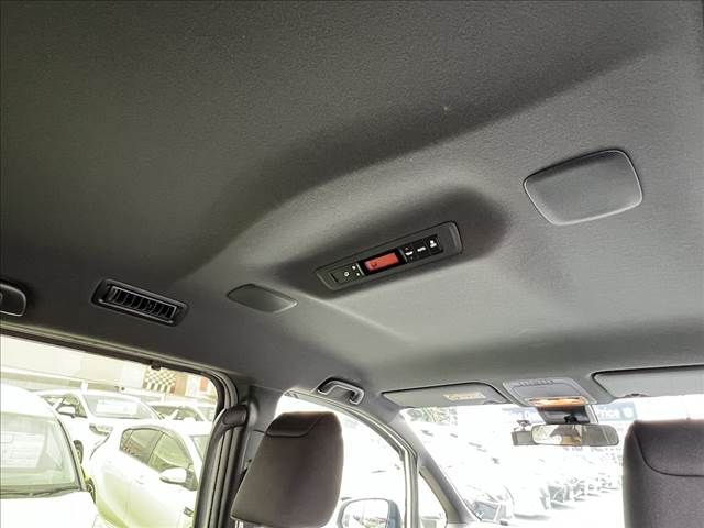 TOYOTA VOXY 2019 Image 31