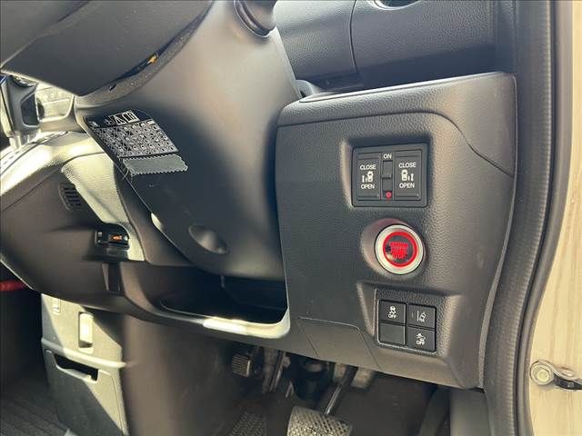 HONDA N BOX CUSTOM 2019 Image 31