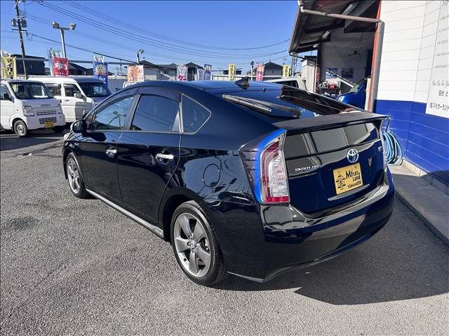 TOYOTA PRIUS 2013 Image 31