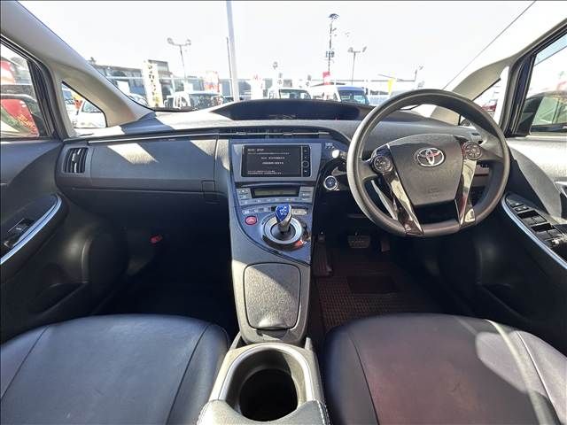 TOYOTA PRIUS 2013 Image 31
