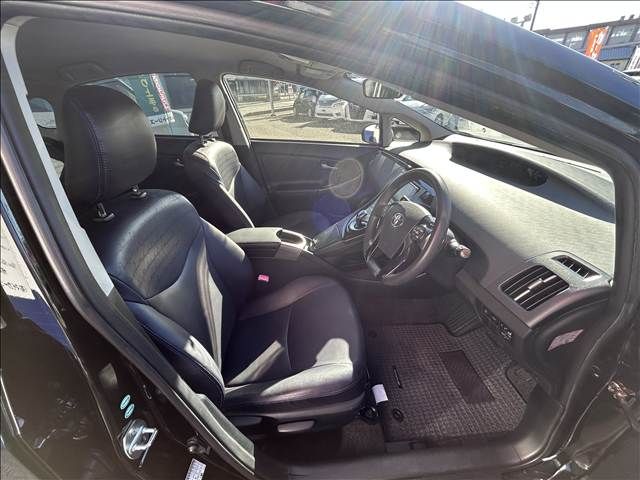 TOYOTA PRIUS 2013 Image 31