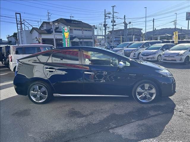 TOYOTA PRIUS 2013 Image 31