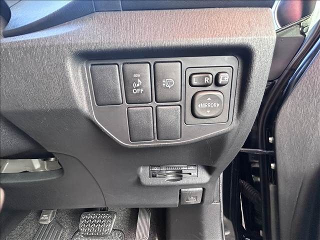 TOYOTA PRIUS 2013 Image 31