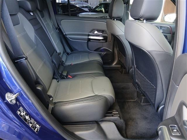 MERCEDES BENZ GLB 2023 Image 31