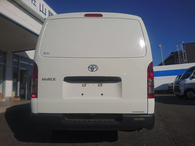 TOYOTA HIACE VAN 2WD 2020 Image 31