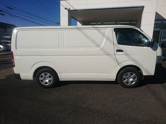 TOYOTA HIACE VAN 2WD 2020 Image 31