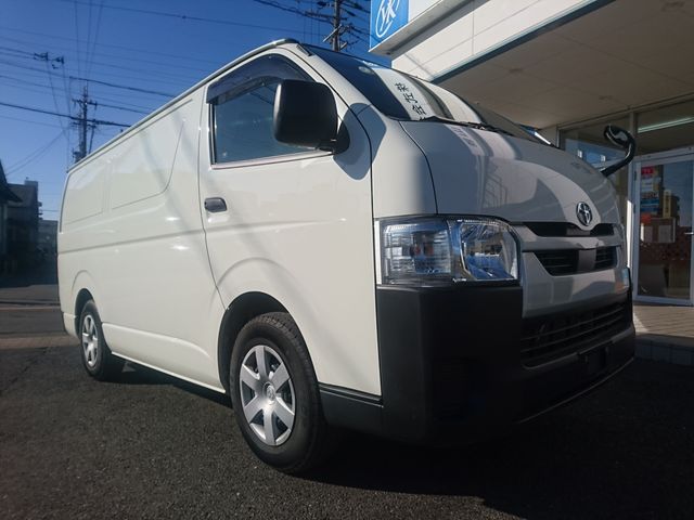 TOYOTA HIACE VAN 2WD 2020 Image 31