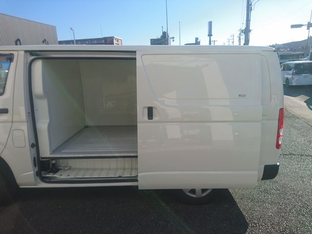 TOYOTA HIACE VAN 2WD 2020 Image 31