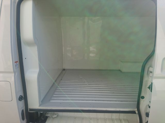 TOYOTA HIACE VAN 2WD 2020 Image 31