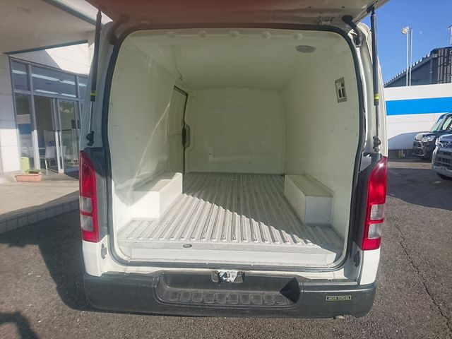 TOYOTA HIACE VAN 2WD 2020 Image 31