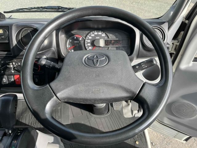 TOYOTA DYNA 2018 Image 31