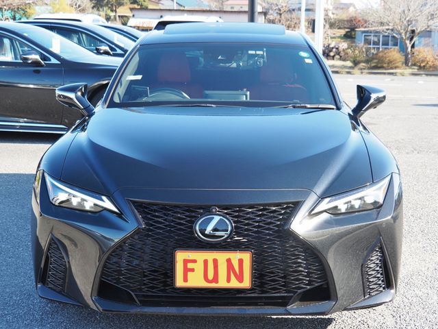 TOYOTA LEXUS IS300H 2022 Image 31