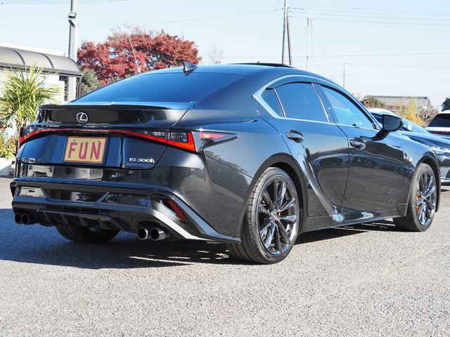 TOYOTA LEXUS IS300H 2022 Image 31